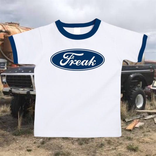 Freak Women’s ringer T-Shirt